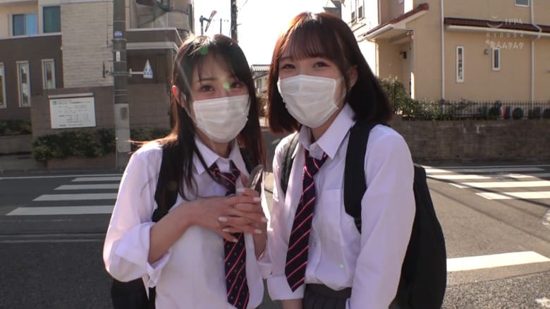 左側さな、右側もも