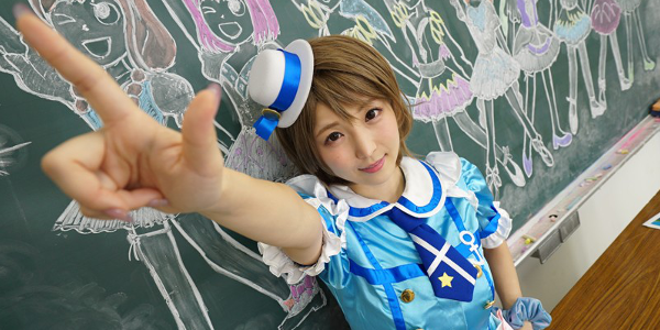 コスプレしてエッチをする女性